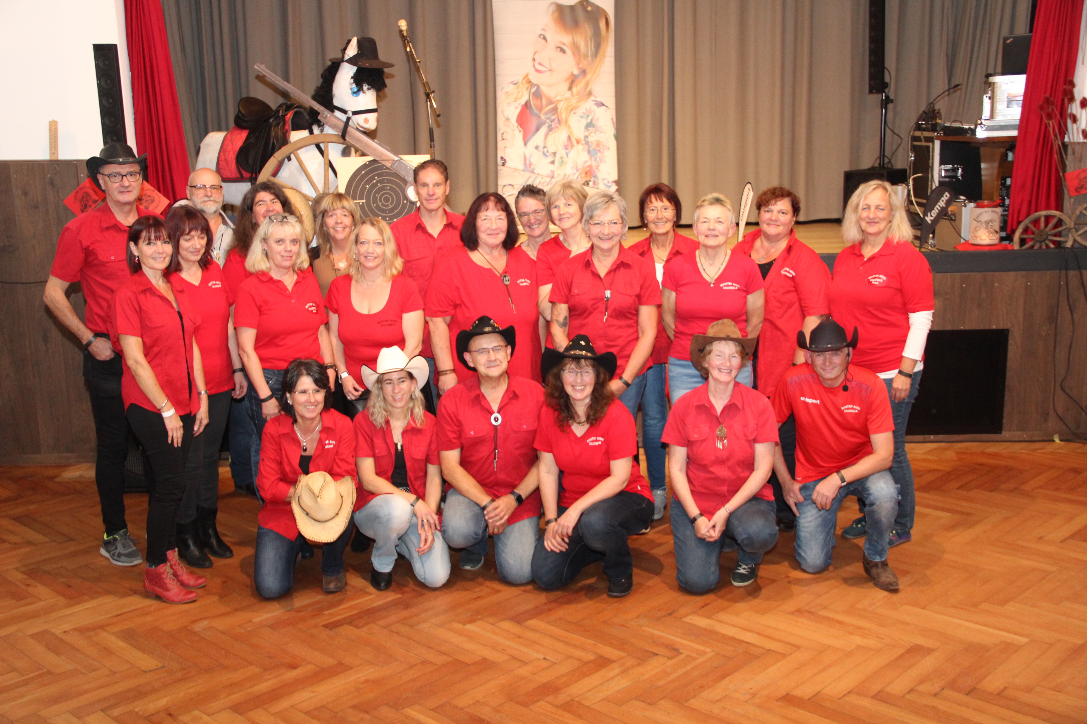->->>->->-> Das sind wir, die Line-Dance Gruppe „Shooting Boots Zollernalb“ <-<-<-<-<-<-<-